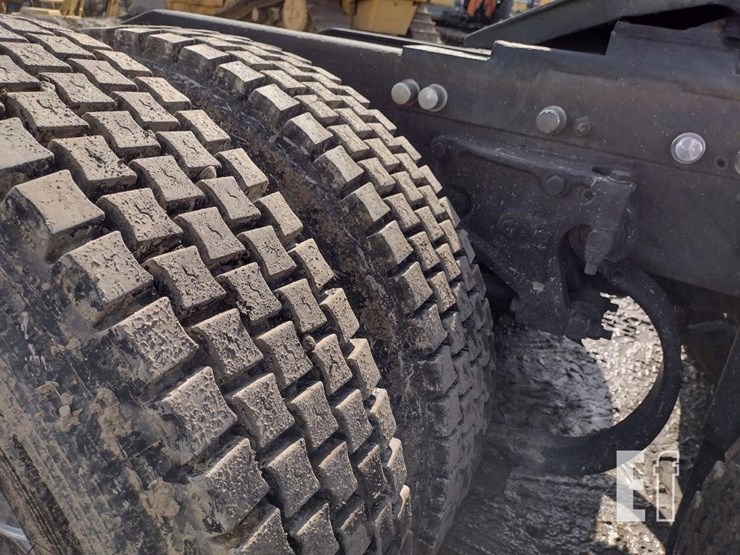 2007-peterbilt-379-image-32