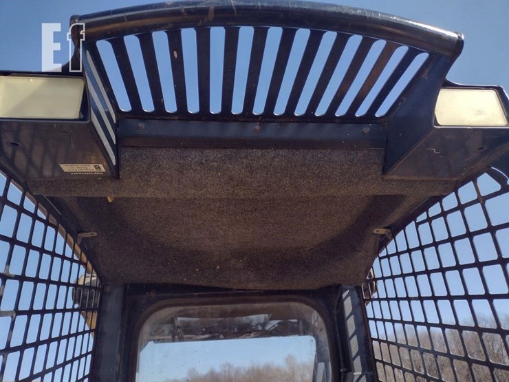 2000-deere-270-image-12