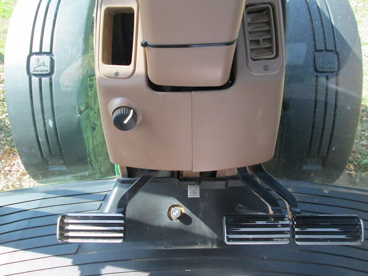 john-deere-8310-image-33