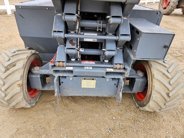 2017-skyjack-sj6832rt-image-42