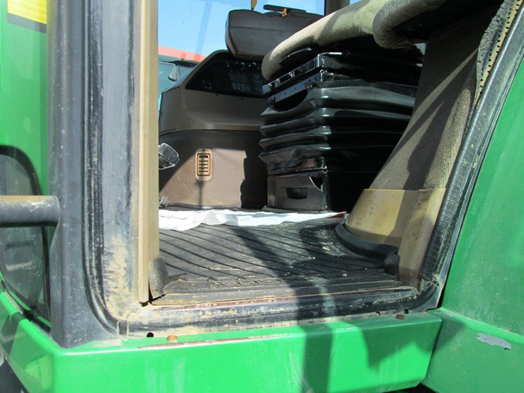 john-deere-8420-image-30