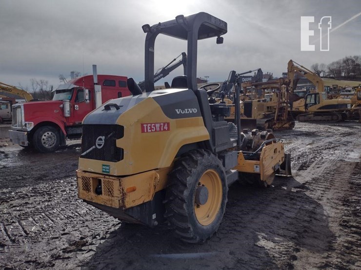 2017-volvo-sd45b-image-37