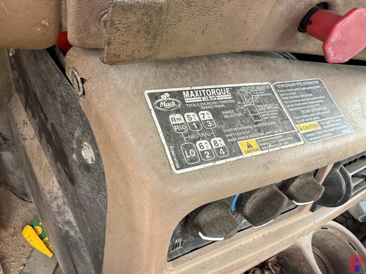 2007-mack-cv713-t/a-65k-gin-pole-winch-truck-image-20