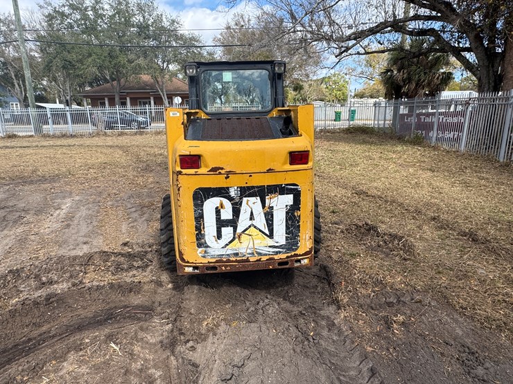 2014-caterpillar-226b3-image-6