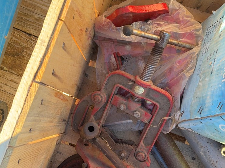 ridged-tools-,-bench-grinder-image-3