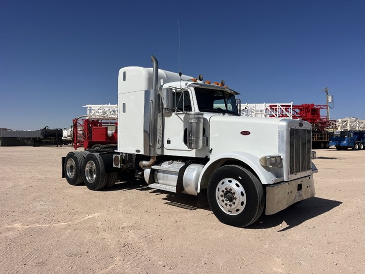 2002-peterbilt-378-image-2