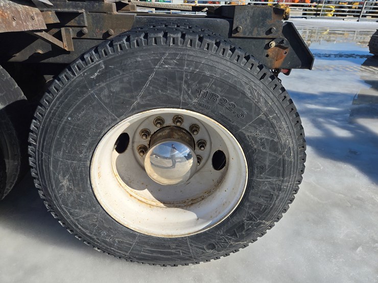 2000-mack-rd688s-image-74