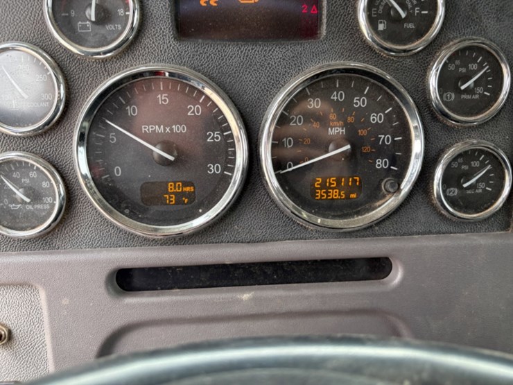 2014-peterbilt-367-image-11