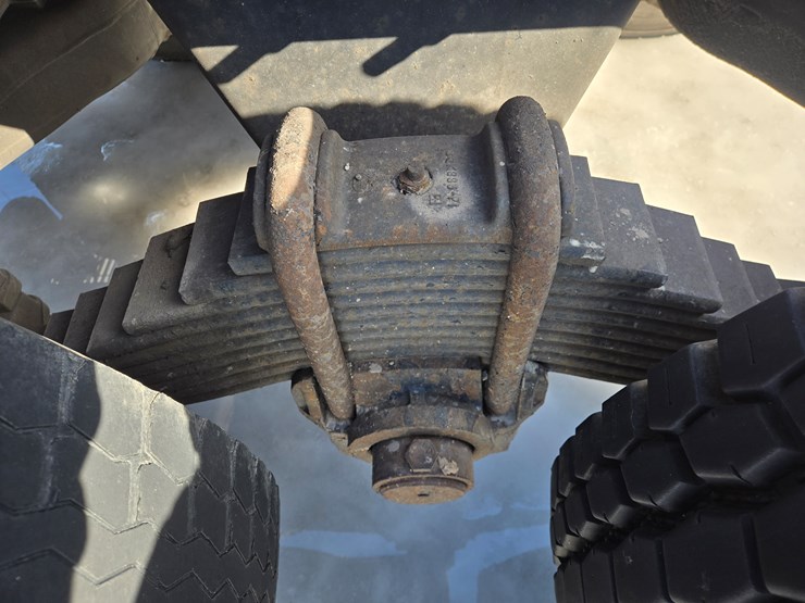 2000-mack-rd688s-image-34