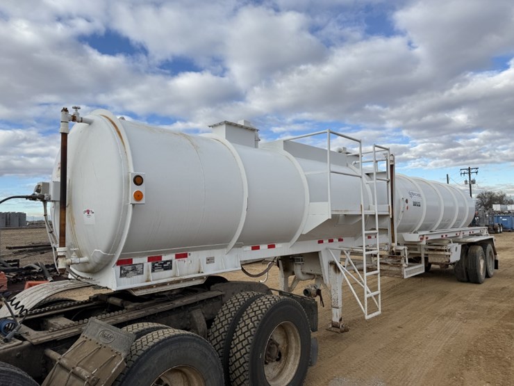 2014-overland-tank-inc-5,460-gal.-2-comp.-t/a-water-transport-trailer-image-1