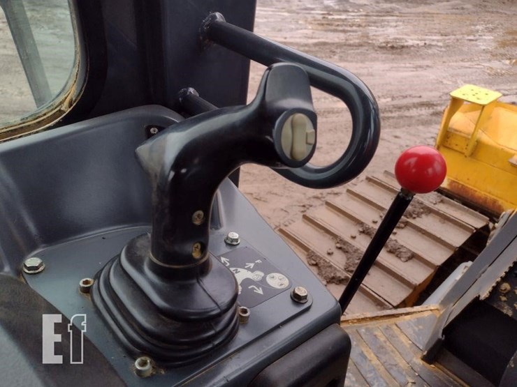 2015-deere-650k-lgp-image-12