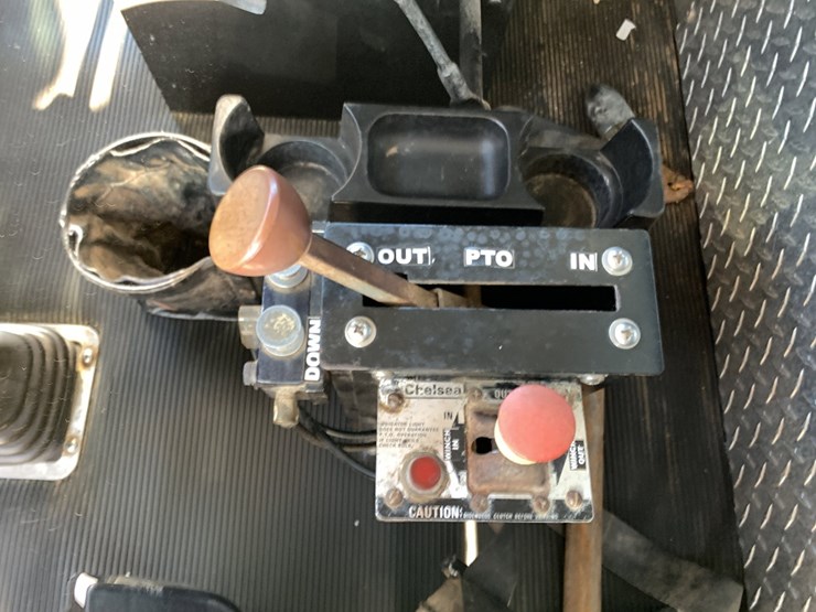 1992-peterbilt-357-image-10