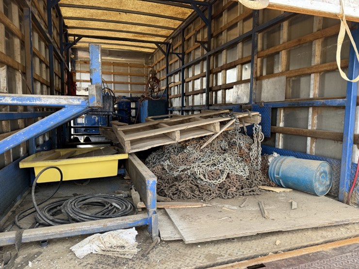 1996-freightliner-fl70-image-6