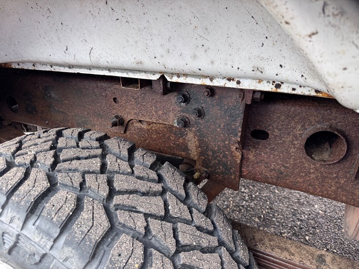 2010-chevrolet-2500hd-image-17