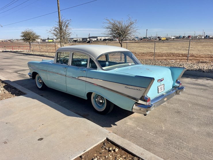 1957-chevrolet-210-4-door-sedan-image-5