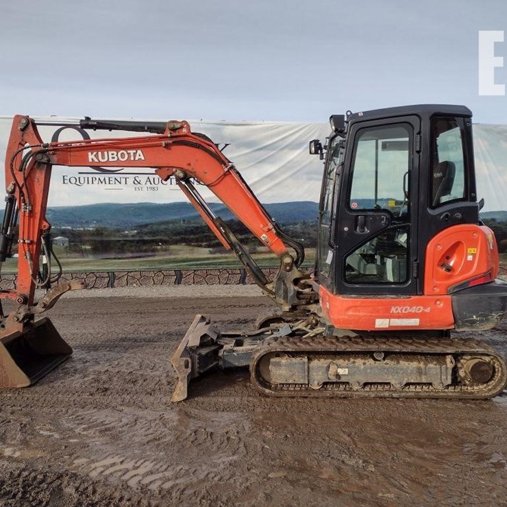 2017 KUBOTA KX040-4