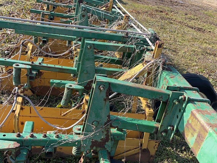 john-deere-8-image-3