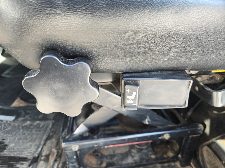 2000-mack-rd688s-image-58