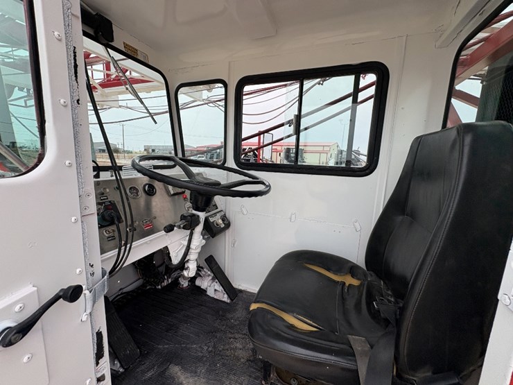 2012-rig-works-mustang-550-image-9