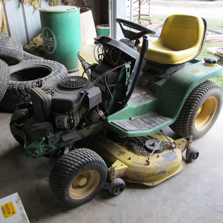 JOHN DEERE GT235