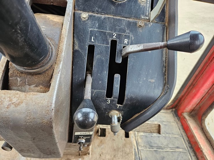 massey-ferguson-1085-image-31