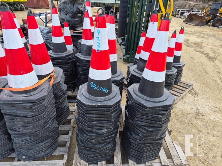 (83)-traffic-cones-image-1