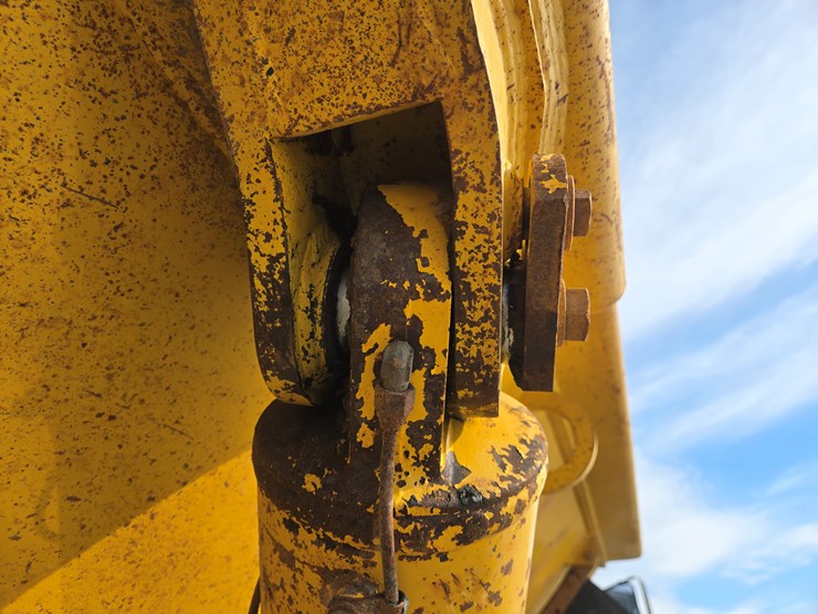 komatsu-hm400-2-image-31