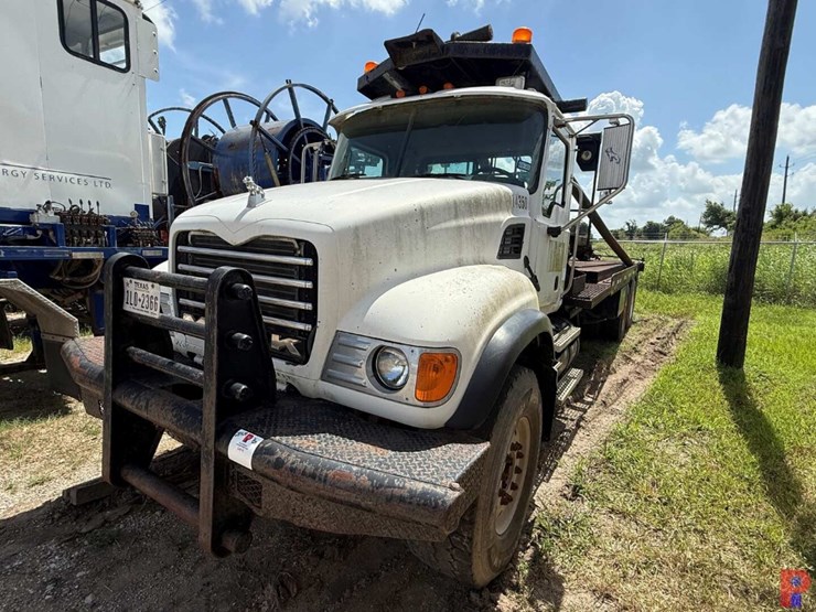 2007-mack-cv713-t/a-65k-gin-pole-winch-truck-image-3