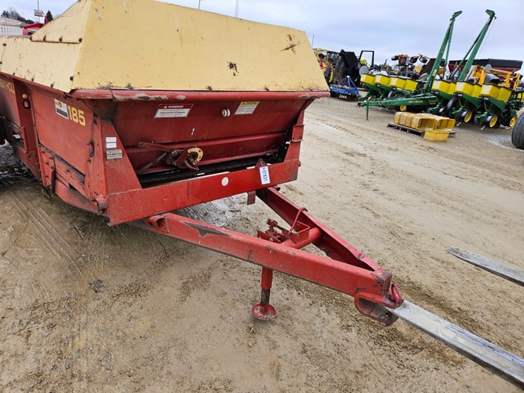 new-holland-185-image-11