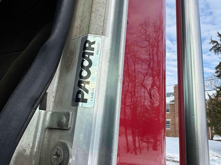 2012-peterbilt-386-image-11