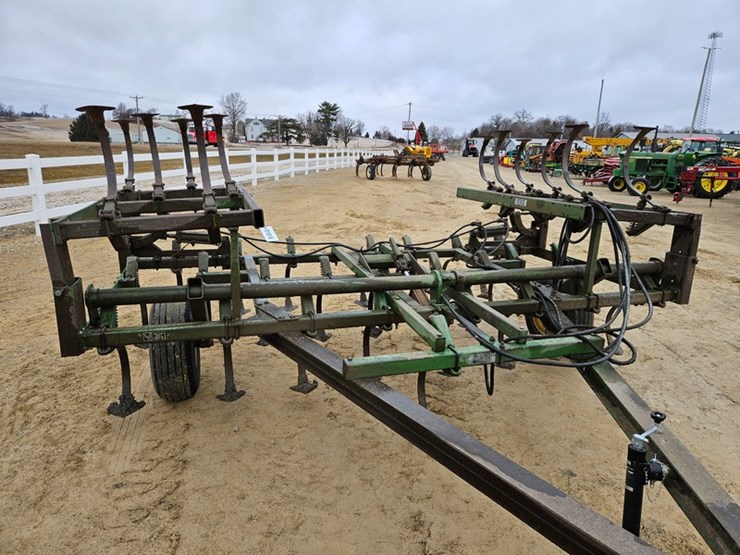 john-deere-1010-image-13