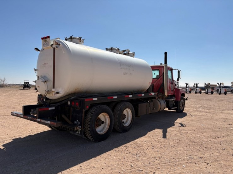 2009-mack-pinnacle-t/a-daycab-vacuum-truck-image-5