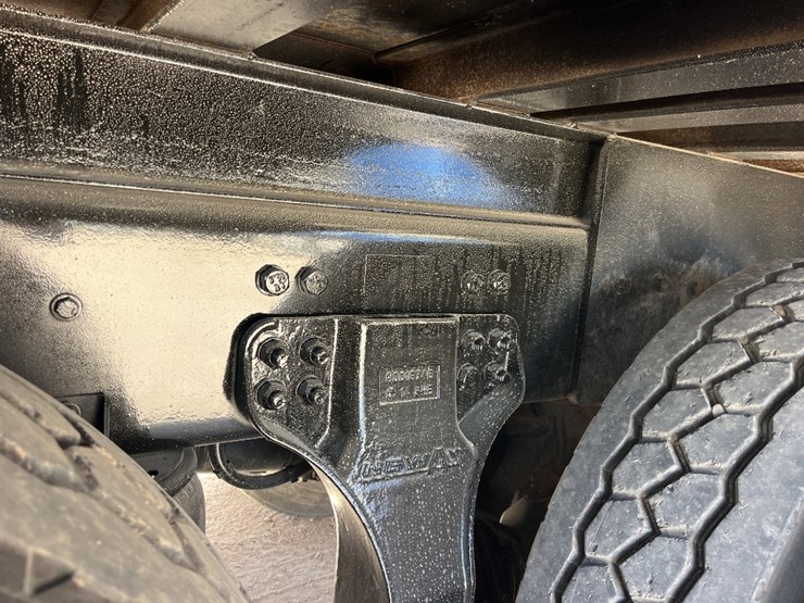 2015-kenworth-t800-image-16