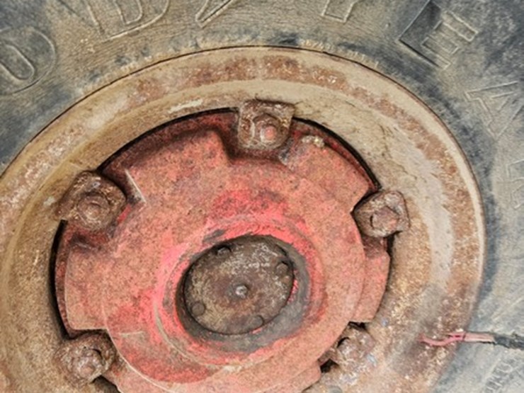 massey-ferguson-1085-image-47