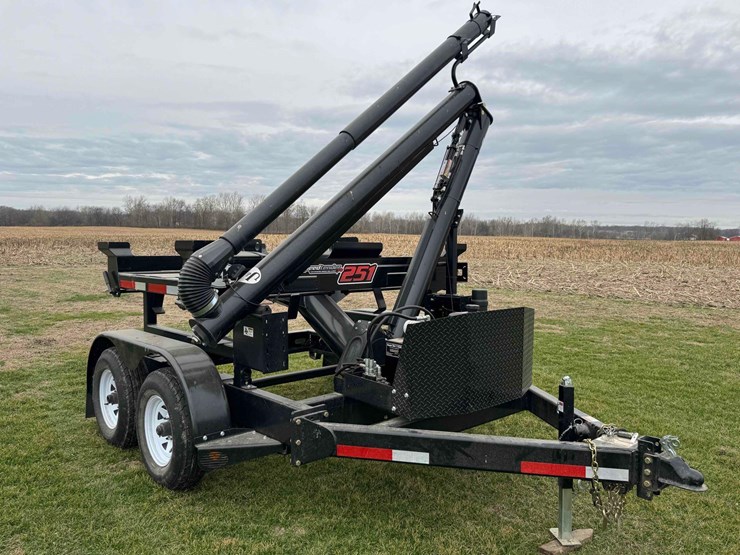 2023-j-&-m-251st-speedtender-image-5