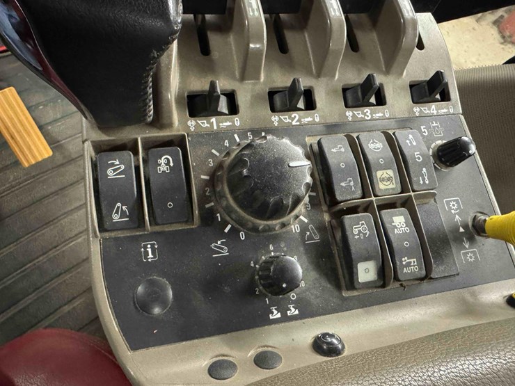 2010-case-ih-275-image-33