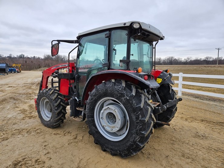 massey-ferguson-4707-image-3