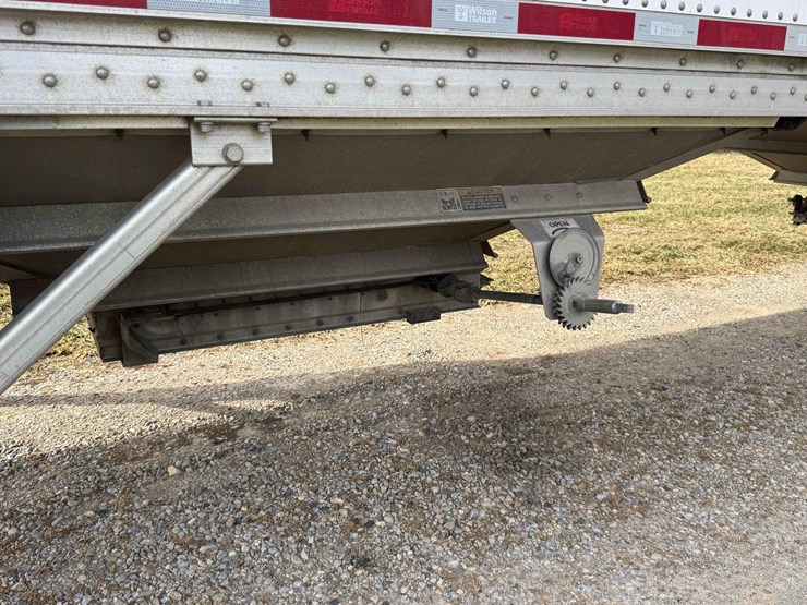 2017-wilson-grain-trailer-image-11