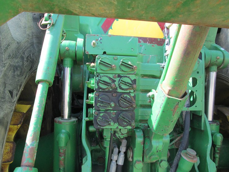 john-deere-8310-image-9
