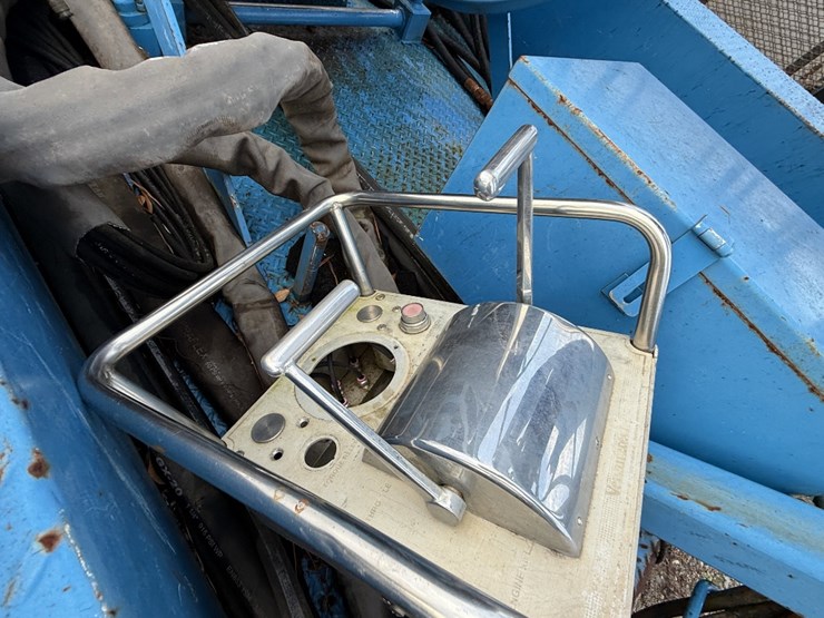 2013-caterpillar-c4.4-image-5