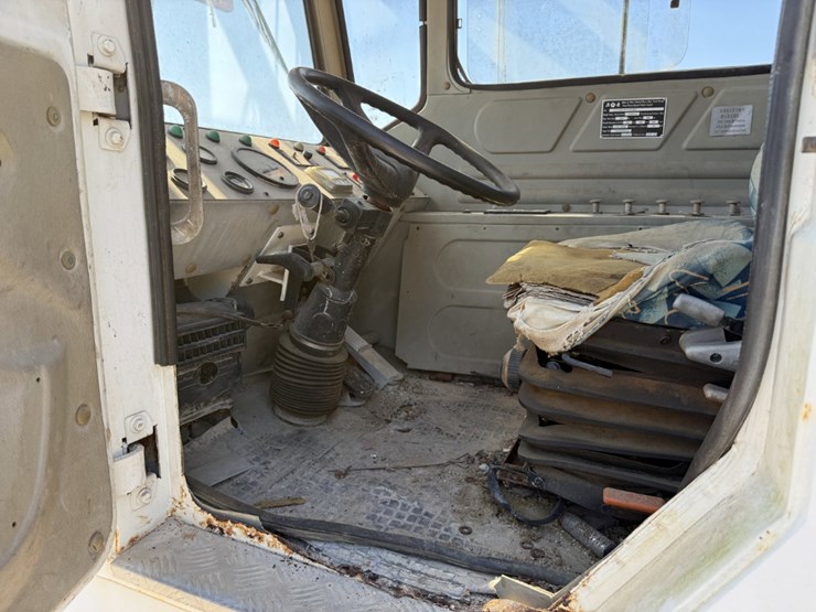 2007-moor-rig-xj60-dd-104'-200k-5-axle-well-service-workover-rig-image-45