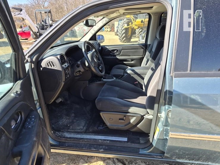 2009-gmc-envoy-sle-image-15