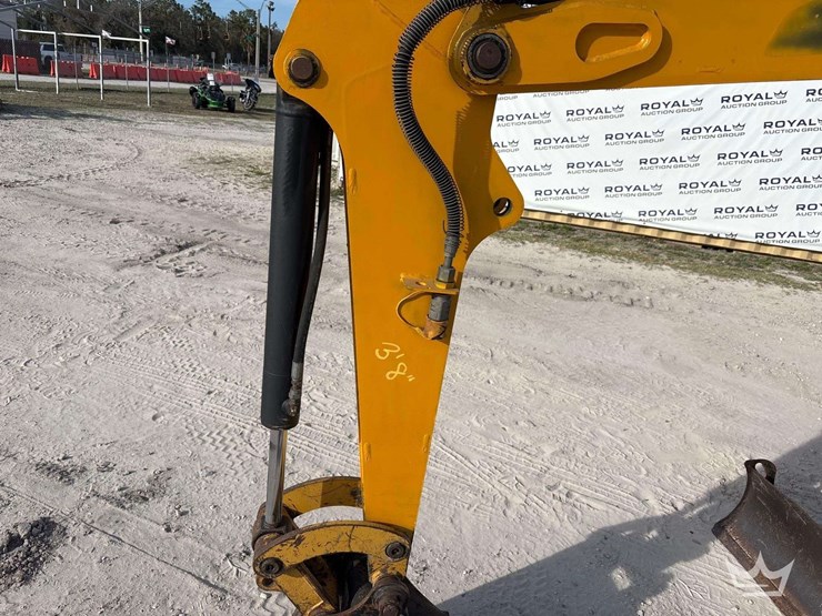 caterpillar-302.5c-image-9