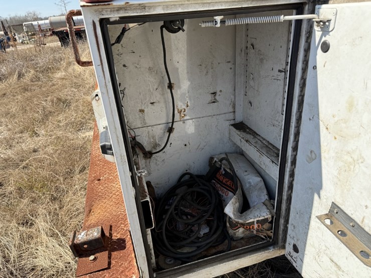 2010-ford-f550-xl-image-7