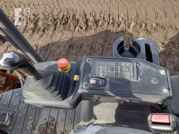 2017-volvo-sd45b-image-9