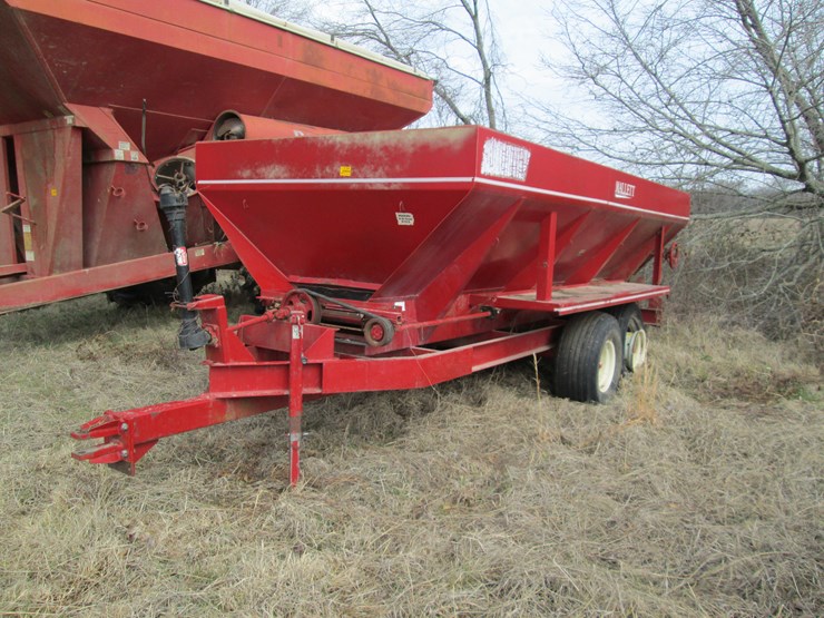 #27354-•-mallett-pull-type-spreader-image-1