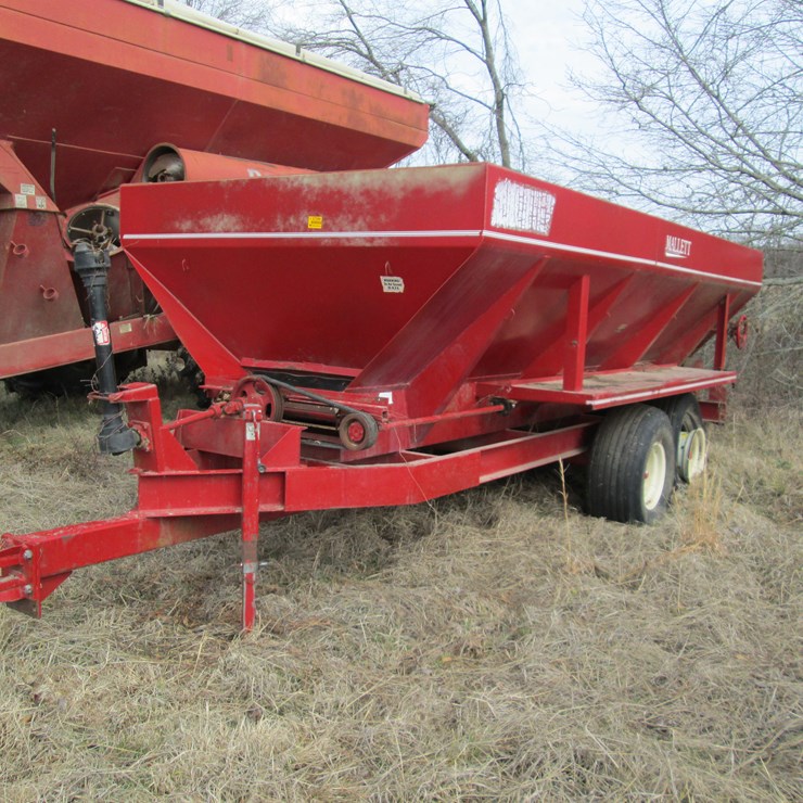 #27354 • Mallett Pull-type Spreader