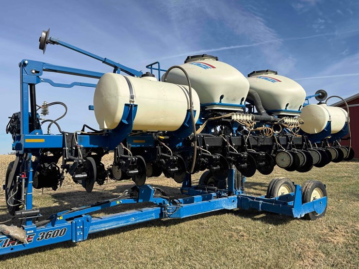 2012-kinze-3600-image-5