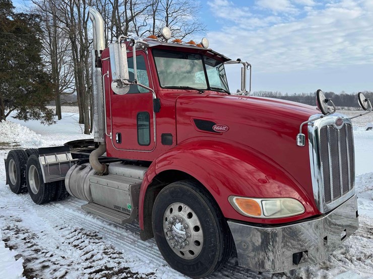 2012-peterbilt-386-image-18