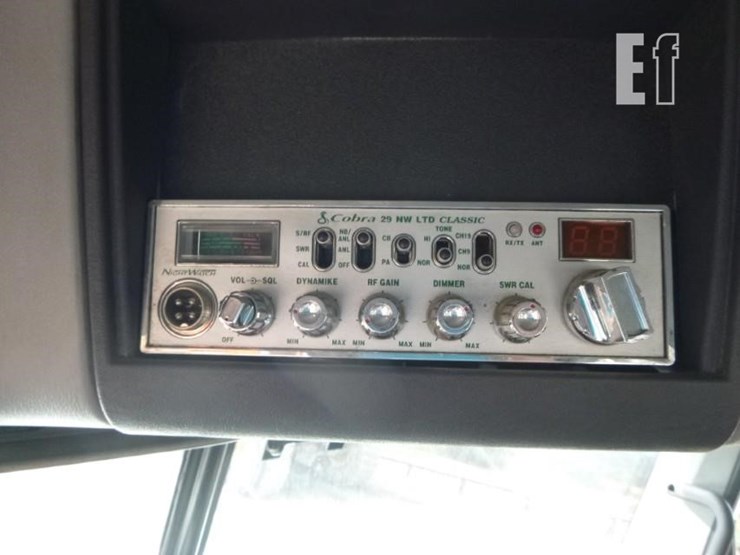 freightliner-coronado-122-image-12